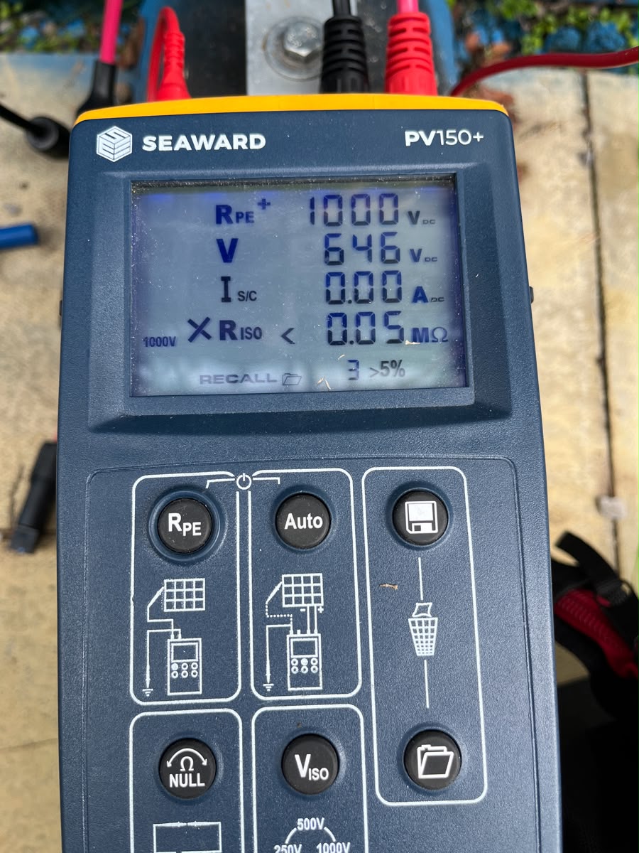 Seaward PV150 plus string tester showing failed insulation resistance Riso below 0.05 megohm